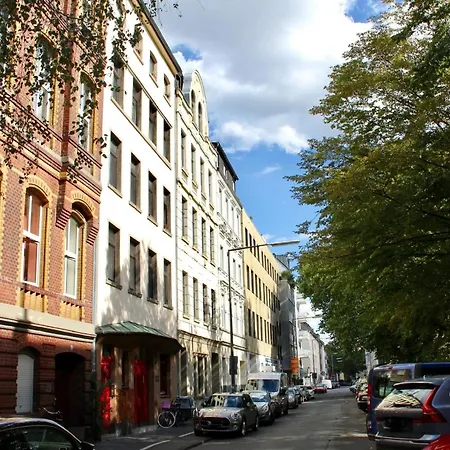 Apartment Ata & Omo 2 Cologne