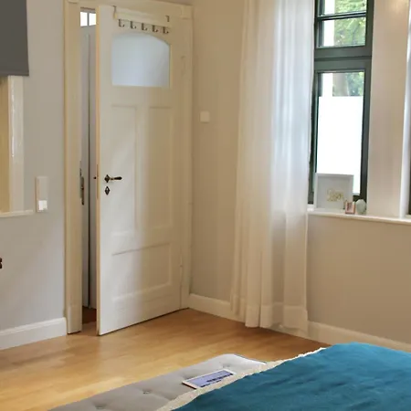 Ata & Omo 2 Colónia